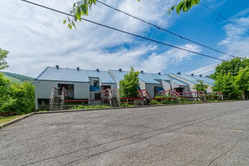 Superbe condo face aux pentes de ski Stoneham! in Stoneham