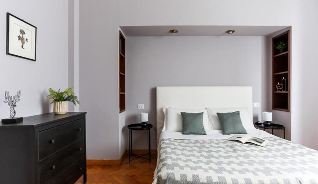 The Best Rent - Spacious one-bedroom apartment in Moscova district in Milan
