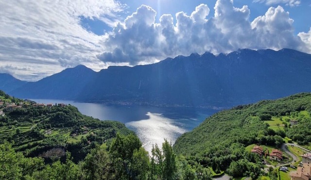 Vacation apartment "Casa Amata" fantastic lake/mountain view in Tignale/Prabione