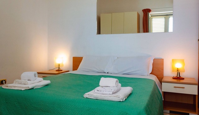 Vbeb Macrame Rooms Agrigento 'Double Room with External Bathroom' with Balcony, Wi-Fi and Air Conditioning