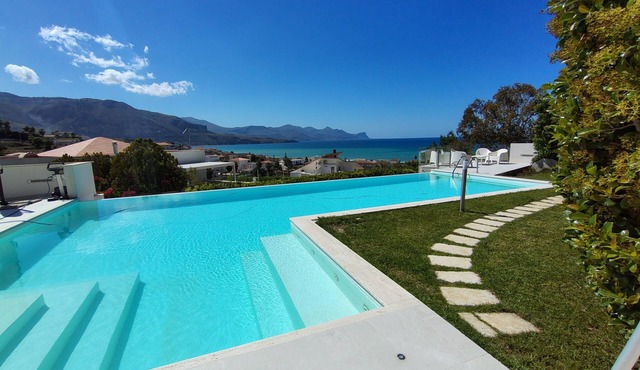 VILLA BEAUTIFUL VIEW - HEATED POOL