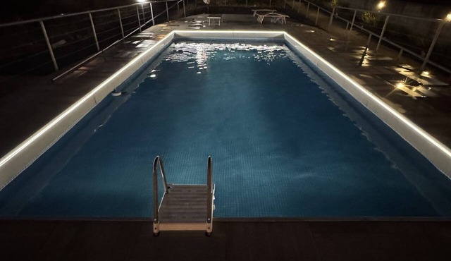 Villa degli Iris · Piscina privata, giardino e BBQ a Mascalucia