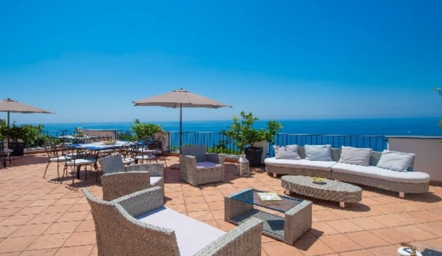 Villa Dolce Vita as the name says