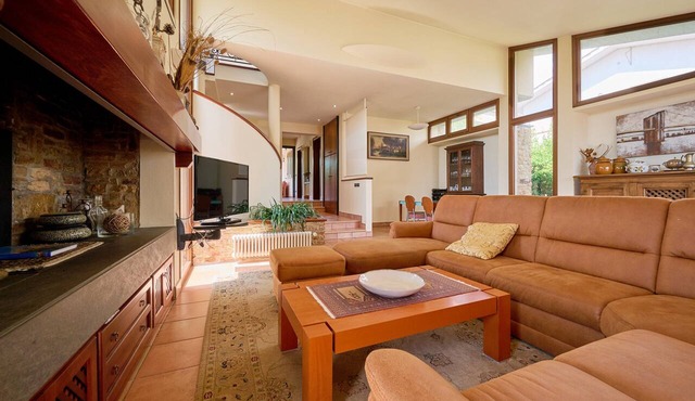 Villa Duomo Mare – Entire Private Home with Garden and Terrace, Walk to Center