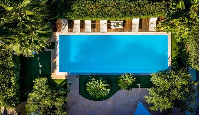 Villa Emilia with swimming pool in Valderice