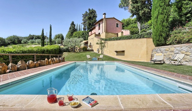 Villa in Pillo with 5 bedrooms sleeps 10