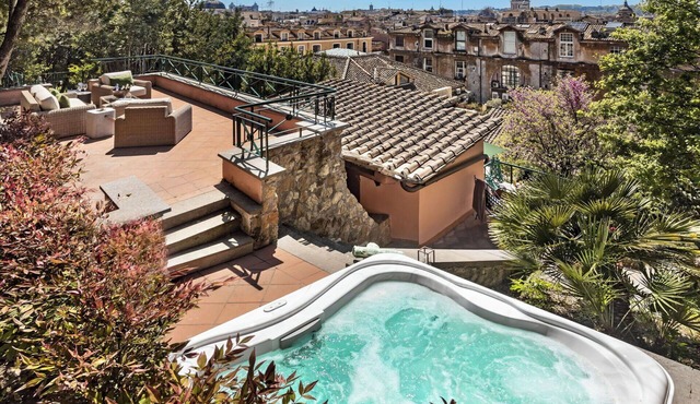 Villa in Rome with 3 bedrooms sleeps 8