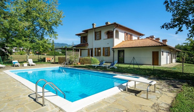 Villa in Vicchio with 4 bedrooms sleeps 8