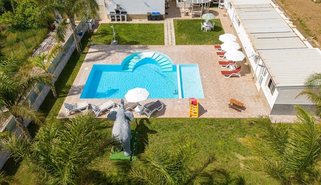 Villa 'Jungle Holiday' with Private Pool, Wi-Fi and Air Conditioning