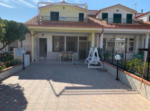 Villa Monia