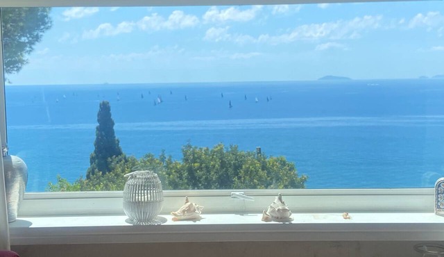Villa Punta Rossa Escape with Sea View, Private Terrace and Wi-Fi