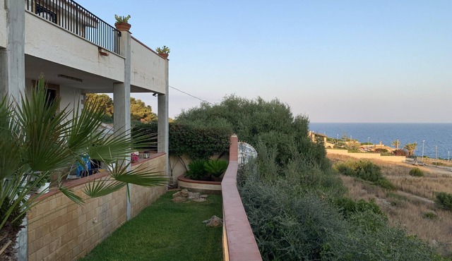 Villa the pine forest by the sea (200m from the sea)