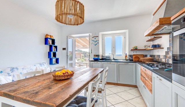 Villa 'Villetta Melete' with Sea View, Wi-Fi and Air Conditioning