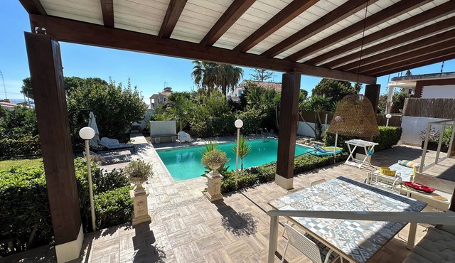 Villa with private pool | 300 m from the beach Fontane Bianche