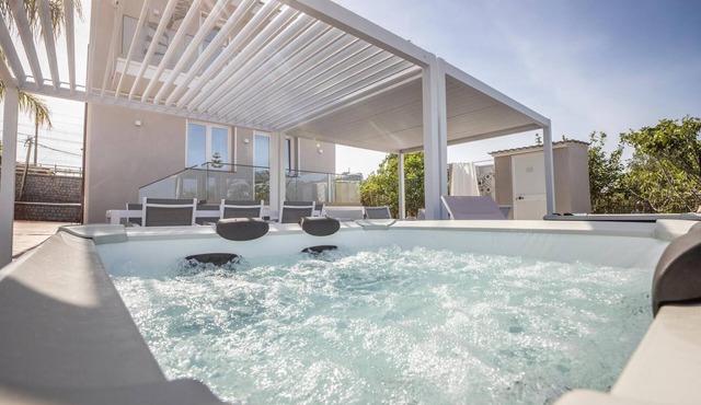Villa 'Zefira Sole' with Sea View, Wi-Fi and Air Conditioning