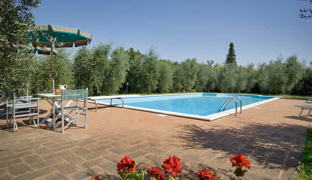 Wonderful private villa for 8 people with private pool, WIFI, A/C, TV and patio