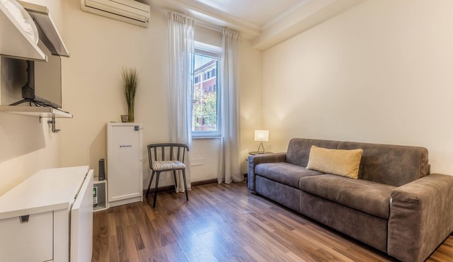 Your modern retreat in the heart of Rome, for couples or solo travelers
