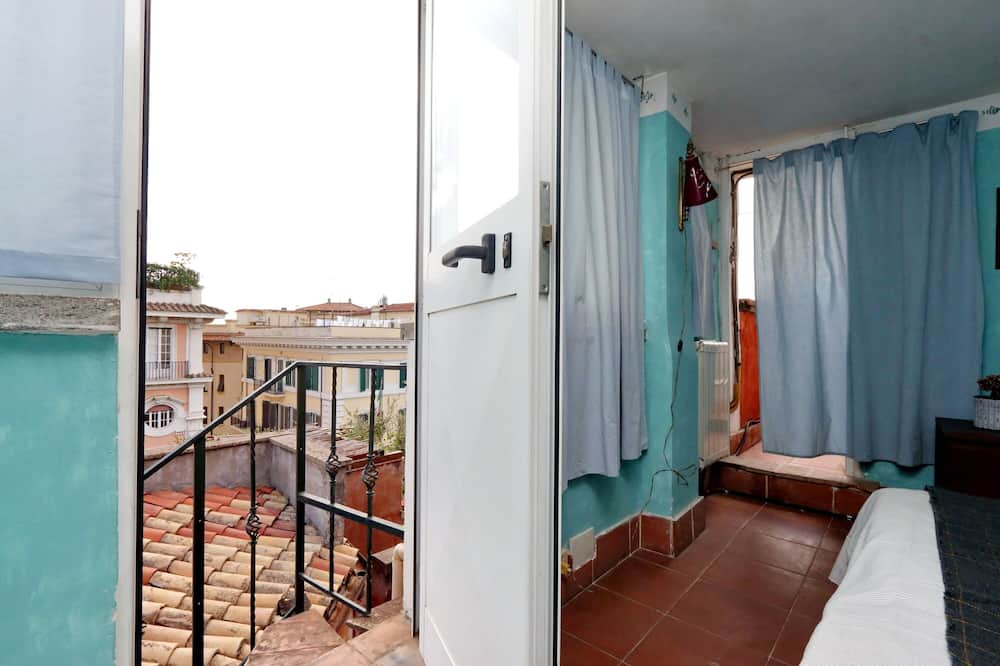 Quartiere Coppede Apartment | Tagliamento Apartment with two Terraces