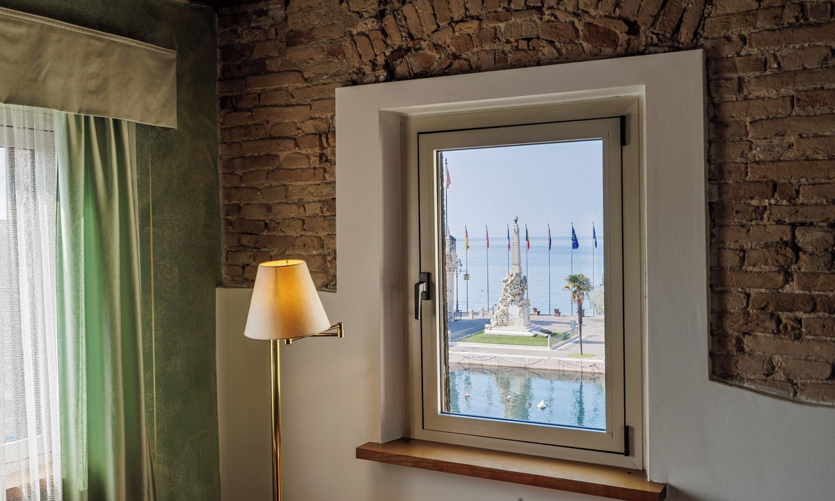 Lazise Old Town Hotel | Hotel Alla Grotta