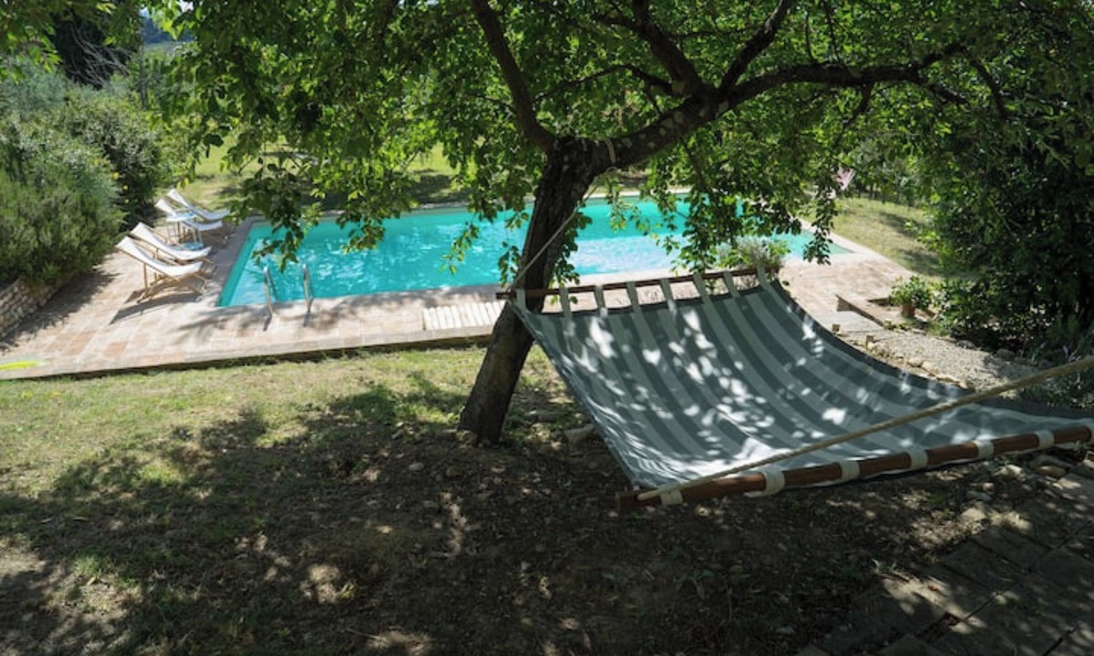 San Pietro in Bossolo Apartment | Apartment 'Polvereto Relax Con Piscina Privata' with Private Pool, Private Terrace and Wi-Fi