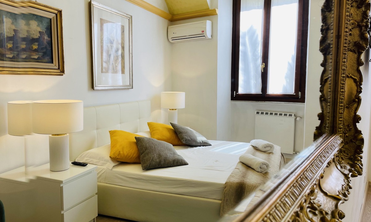 Monti Apartment | *COLOSSEUM STYLISH APARTMENT*
