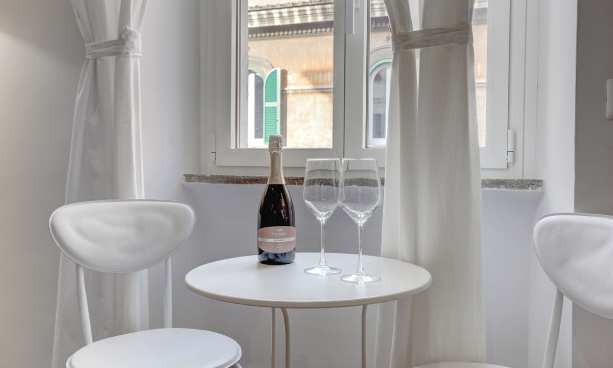 Celio Apartment | APPARTAMENTO SANTI QUATTRO 1 - HOME AND MORE