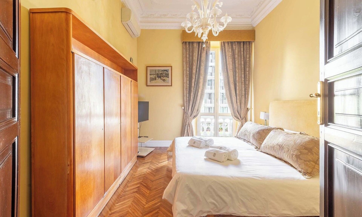 Prati Apartment | Perfect Elegant Living All Amenities Finest Quality Furnishings a/c Washer Wifi