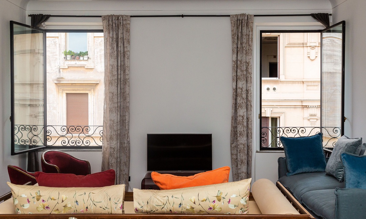 Rione XI Sant'Angelo Apartment | Amazing New Penthouse with Terrace Jewish Ghetto
