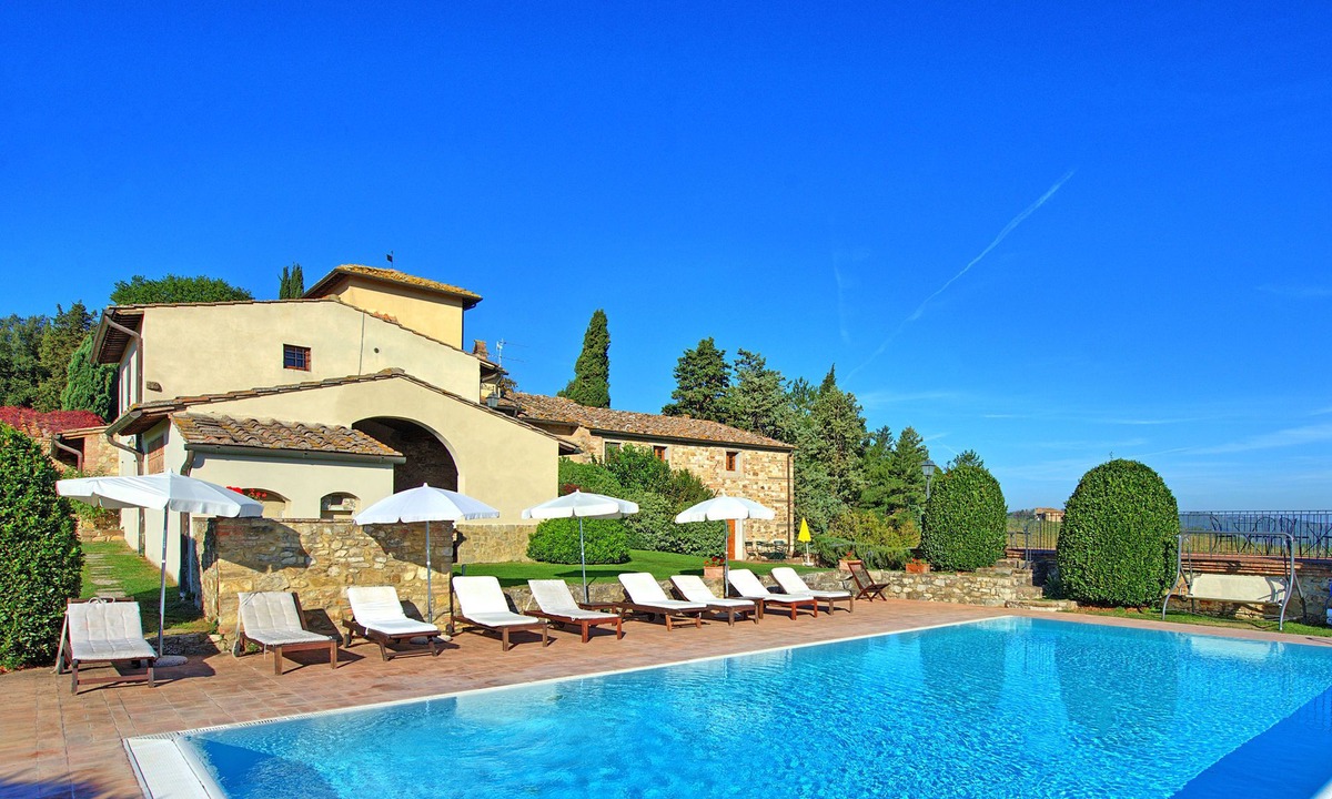 San Casciano in Val di Pesa Apartment | Lovely apartment for 4 people with A/C, WIFI, pool, TV and pets allowed, close to Greve In Chianti