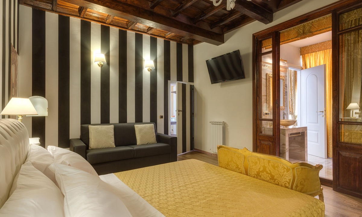 Rione III Colonna Apartment | Holiday House of luxury in the heart of the historical center of Rome