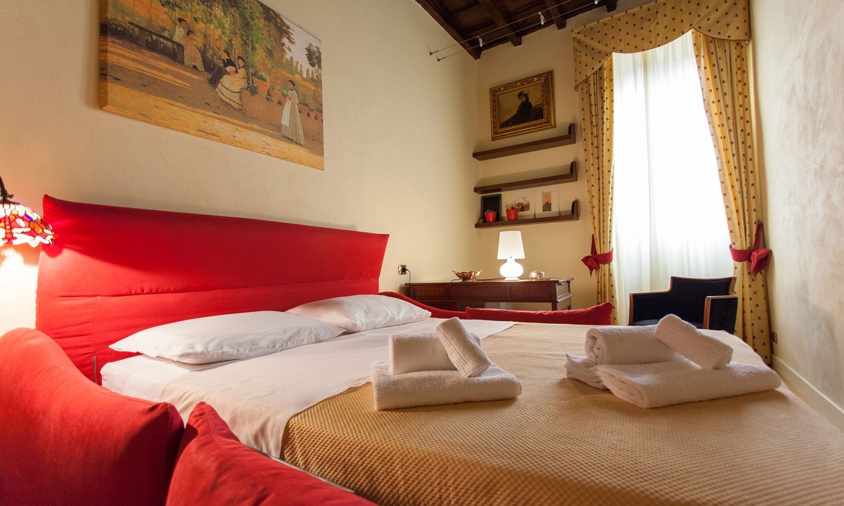 Rione XIV Borgo Apartment | Vatican luxury home Terrazzo, 2 bedrooms 2 bathrooms a 50 yds from S.Pietro
