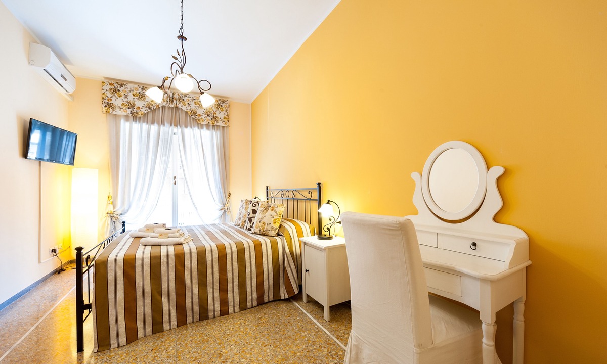 Vatican Apartment | Vatican and Subway 2 bright big rooms