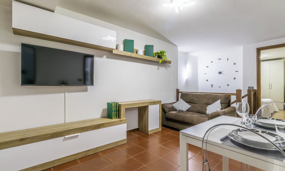 Old Town Apartment | Vacation House| Rua Pioppa| Parking| WiFi| 2 Guests