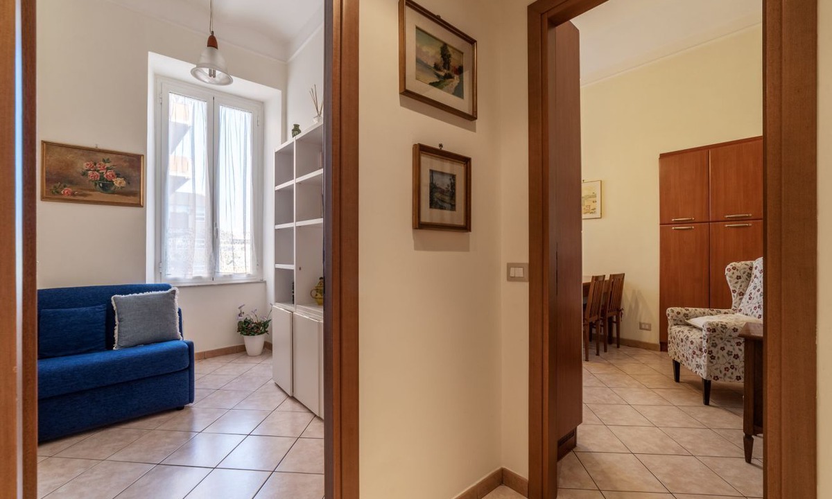 San Lorenzo Apartment | GuestHost - Apartment located on the second floor, of six in total, of a building with a lift (NOT suitable for disabled people).In 50 m2 of space it accommodates two people.In the San Lorenzo area, the apartment is located about 15 minutes walk from Ter