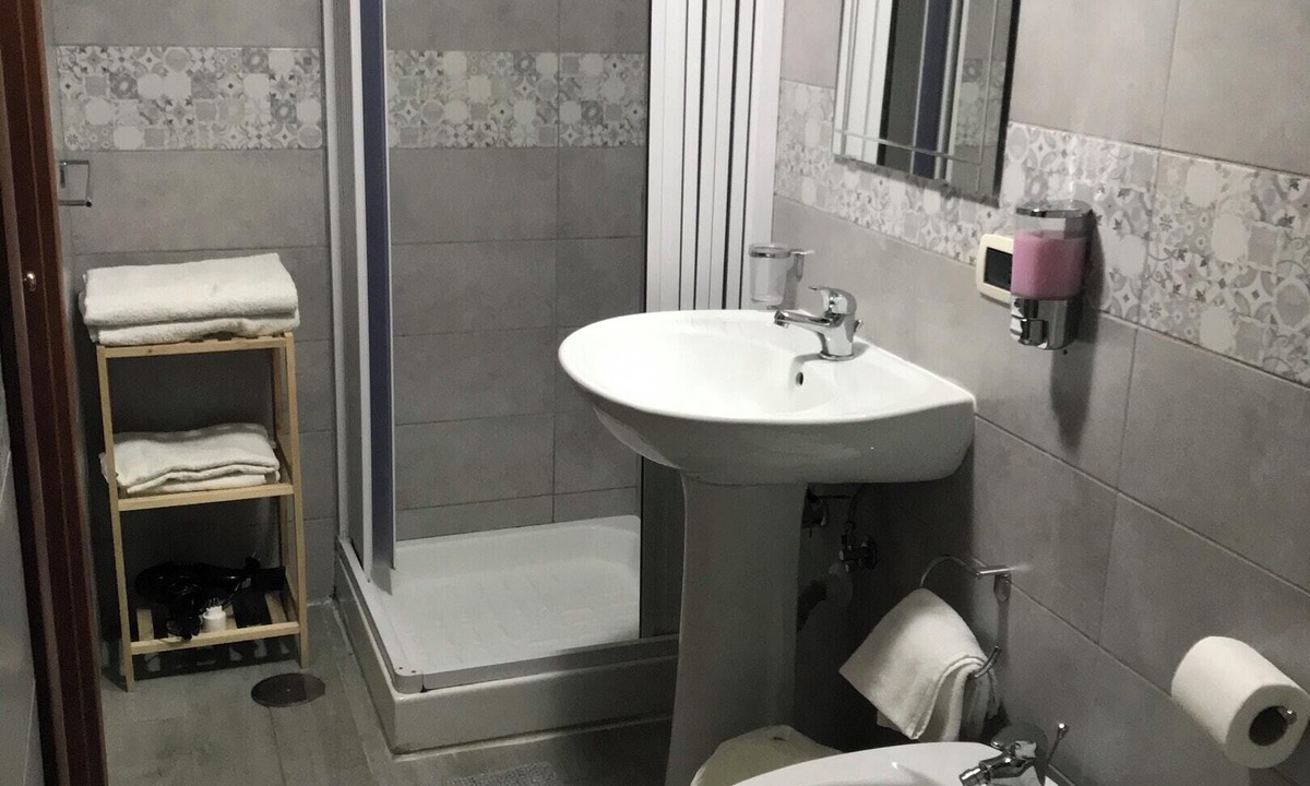Naples City Centre Apartment | Homerez - Modern Apartment in Napoli, Balcony, 70 m²
