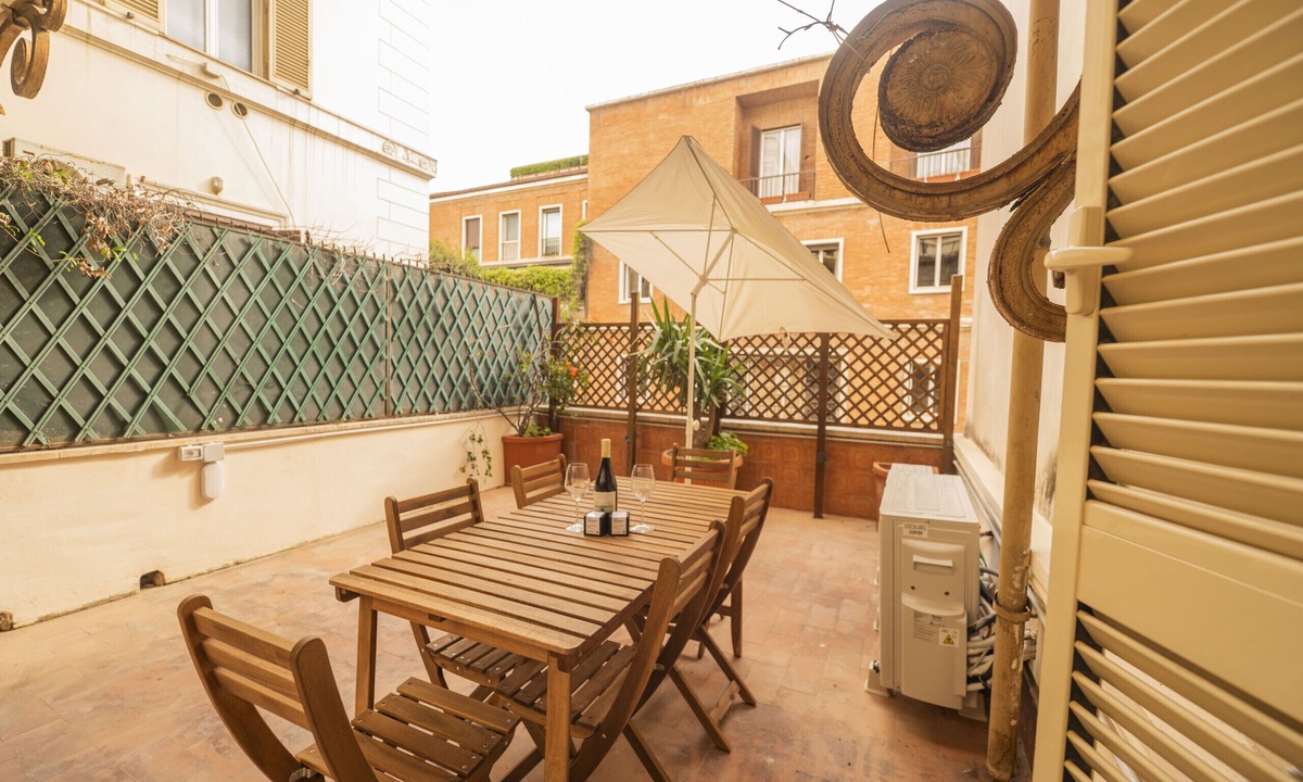 Repubblica Apartment | Palazzo Barberini Grand Retreat with Terrace