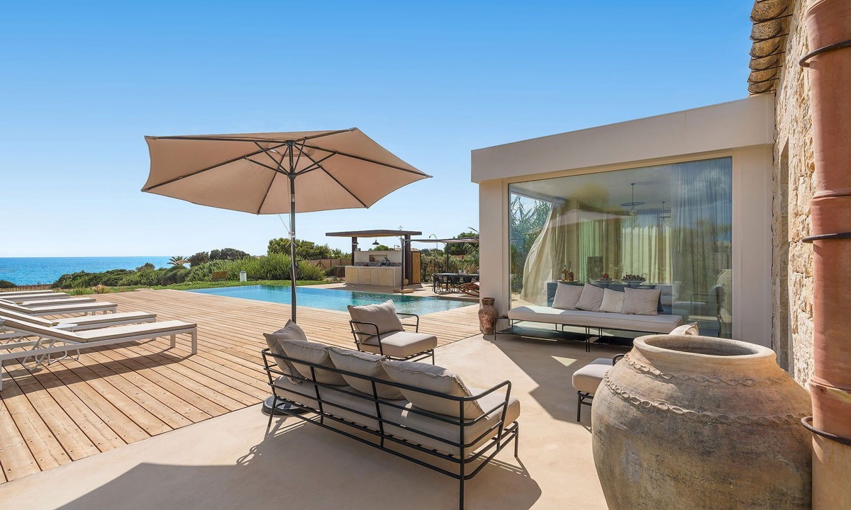Scicli Villa | My Rental Homes - Villa Smeralda with pool, garden, sea view