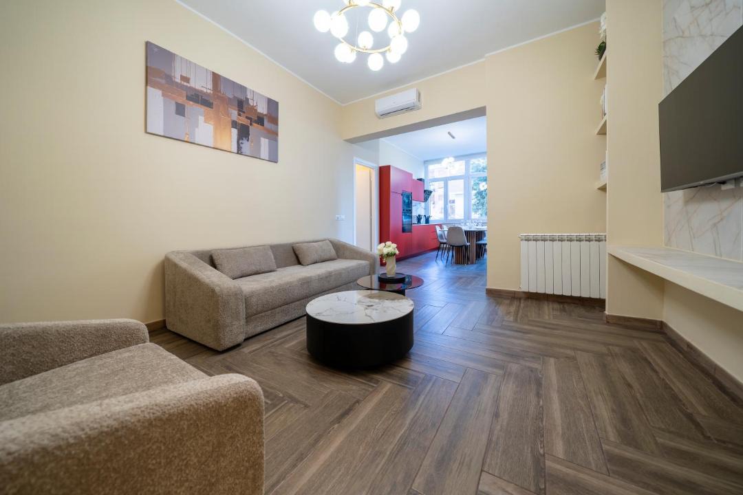 Quartiere XX Ardeatino Apartment | Spacious Three Bedroom Design Apartment near Circo Massimo Rome