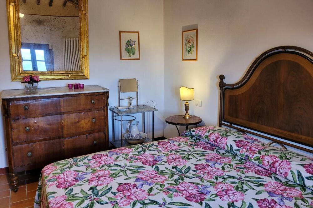 Photo of Bedroom in Murlo