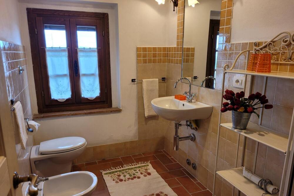 Photo of Bathroom in Murlo