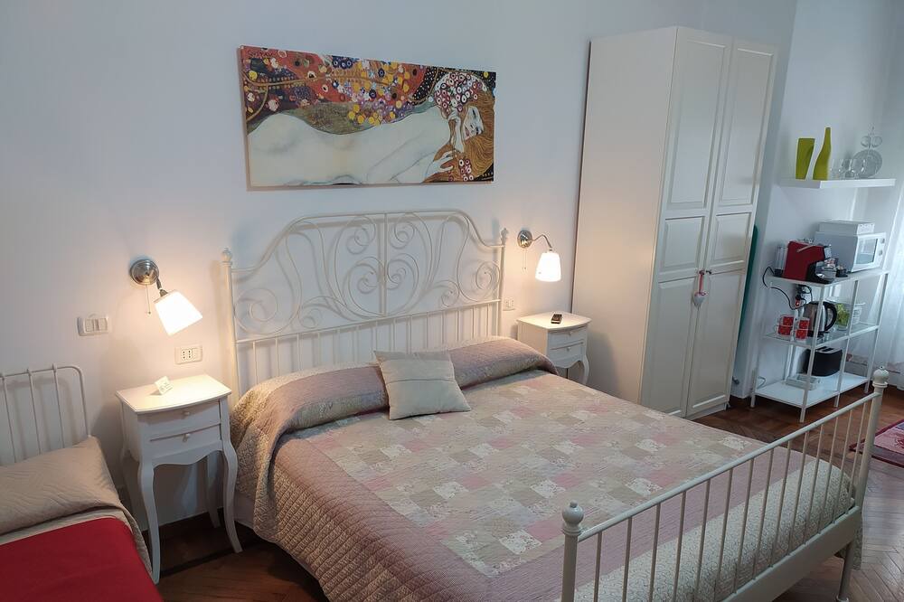 Photo of Bedroom in Quartiere Coppede