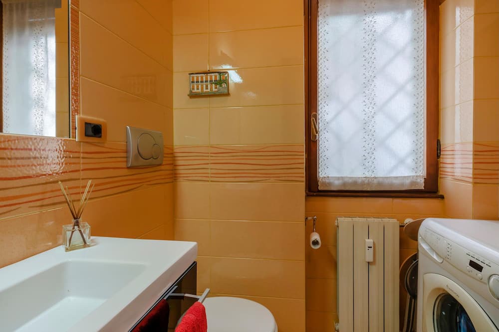 Photo of Bathroom in Quartiere XXVIII Monte Sacro Alto