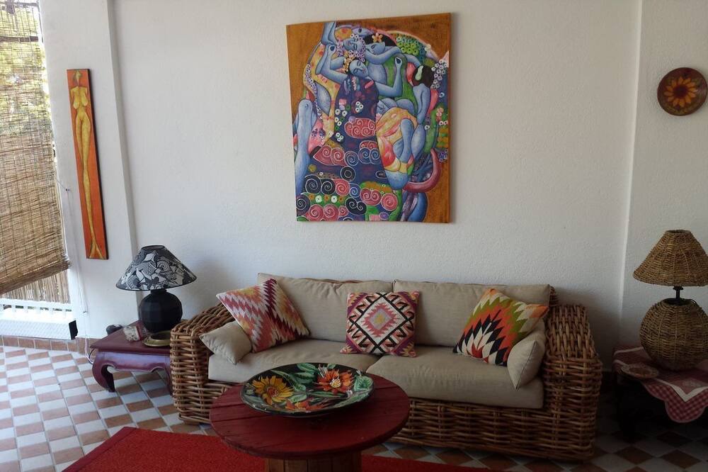 Photo of Livingroom in Addaura