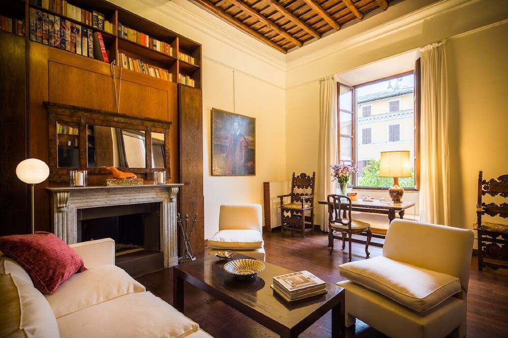 Photo of Livingroom in Rione IX Pigna