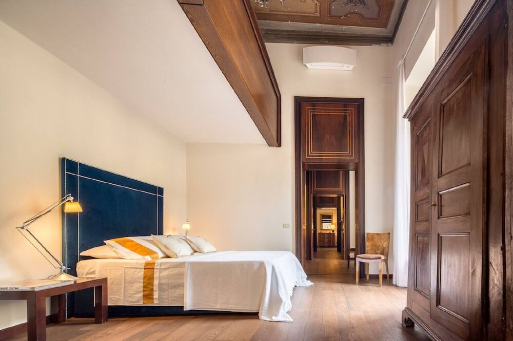 Photo of Bedroom in Rione IX Pigna
