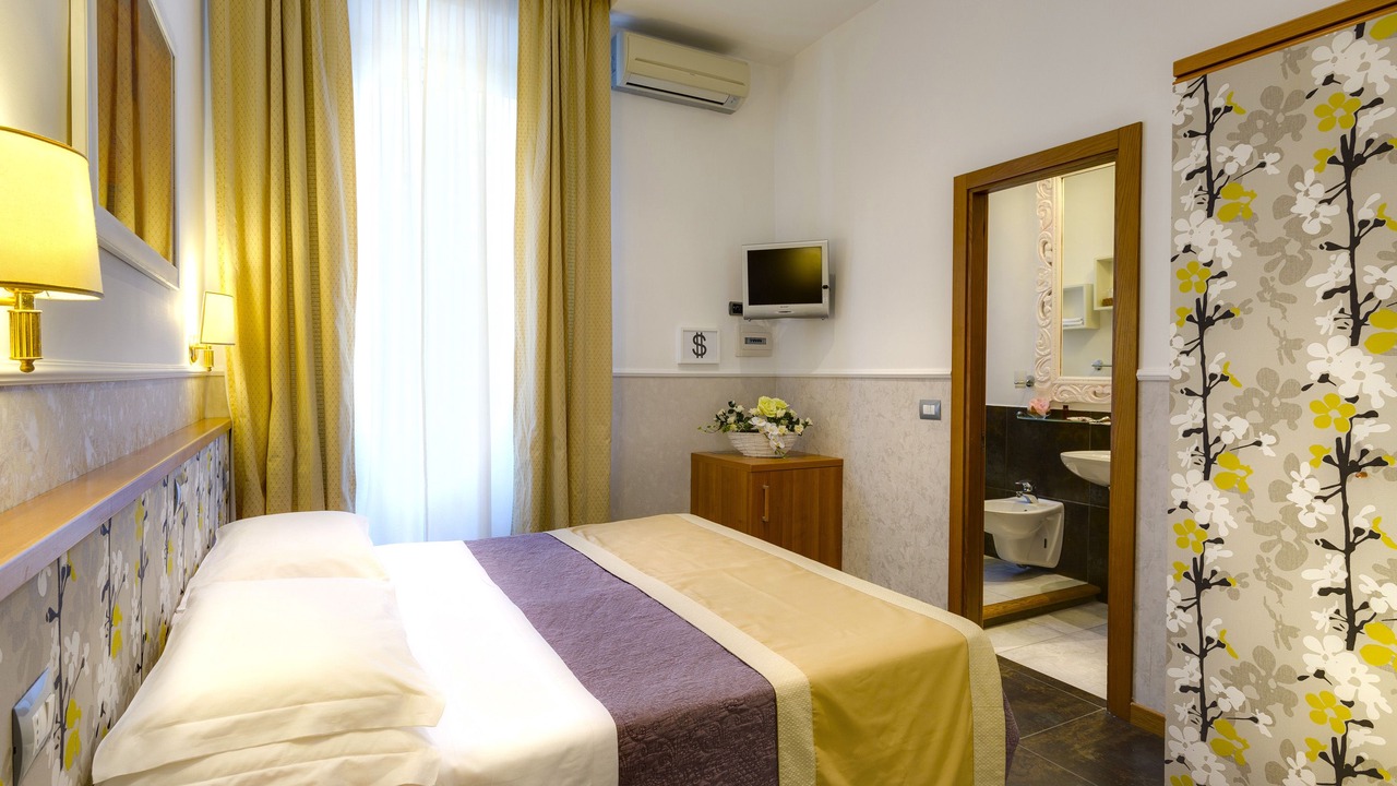 Photo of Bedroom in Rome City Centre