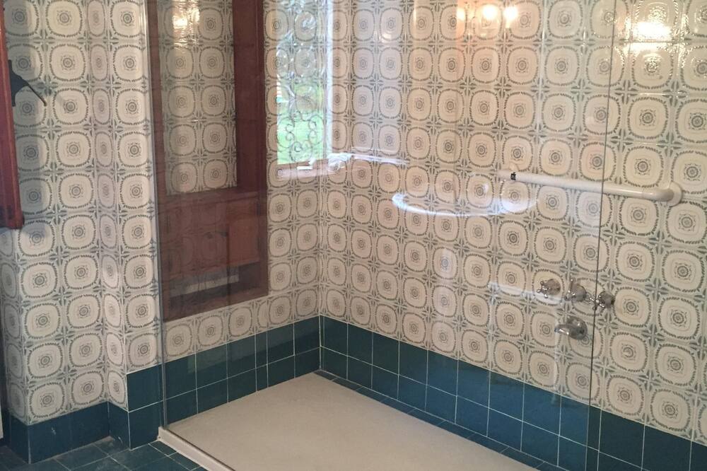 Photo of Bathroom in Zona III Marcigliana