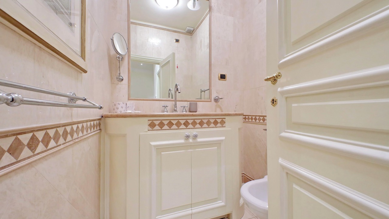 Photo of Bathroom in Rione VII Regola