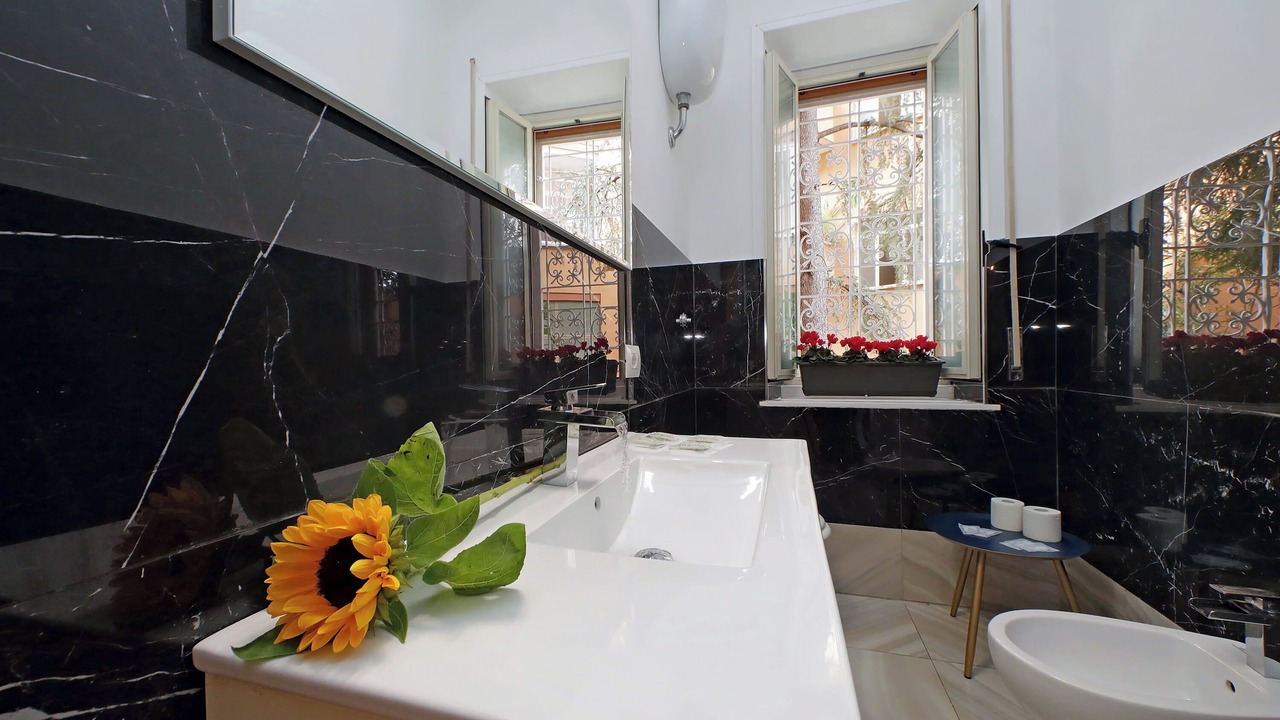 Photo of Bathroom in Aurelio