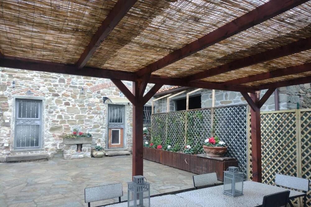 Photo of Patio Balcony in Pelago